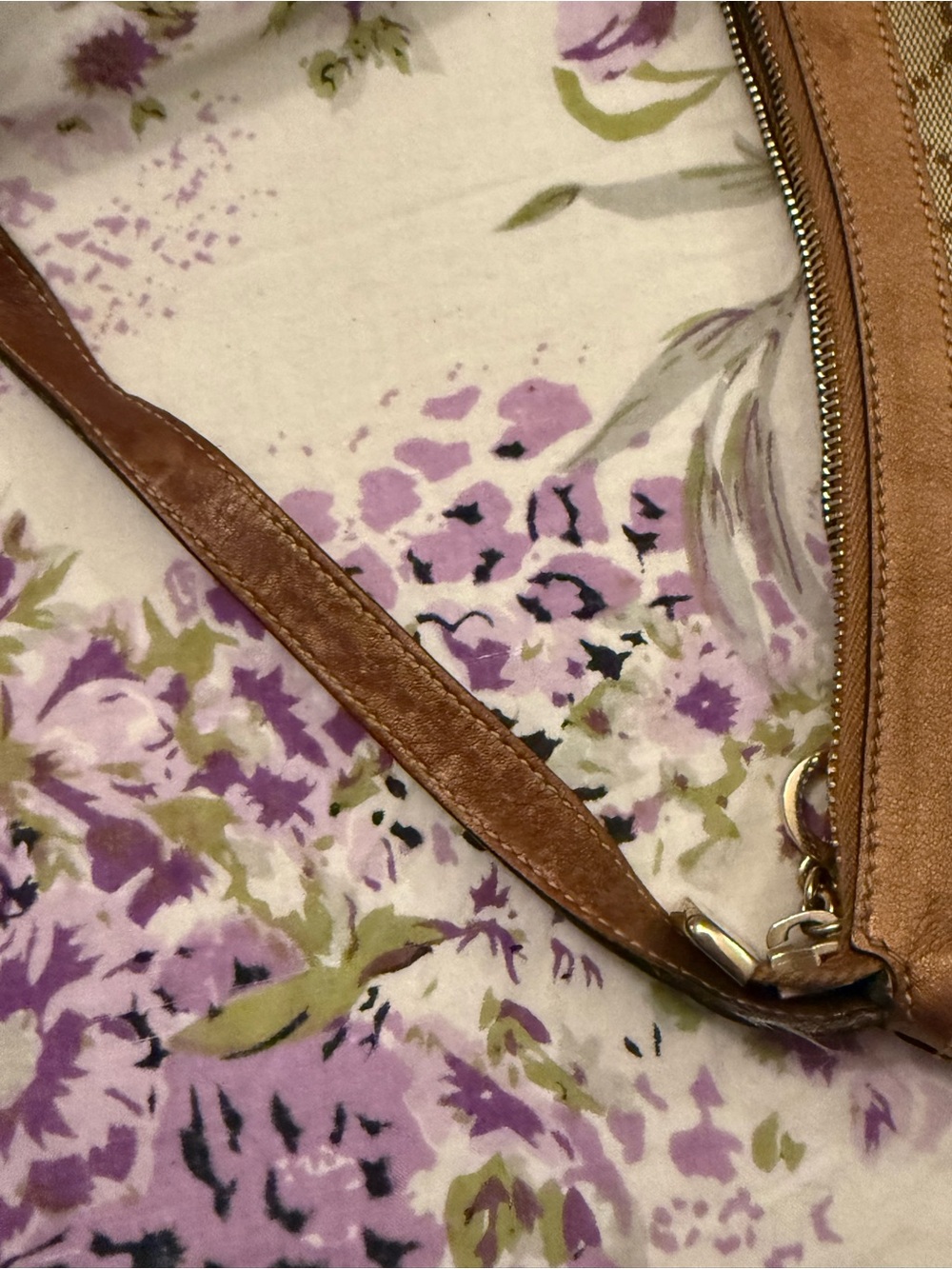 Gucci Tan/Brown Monogram Shoulder Bag with Gold Charm - Picture 3 of 8